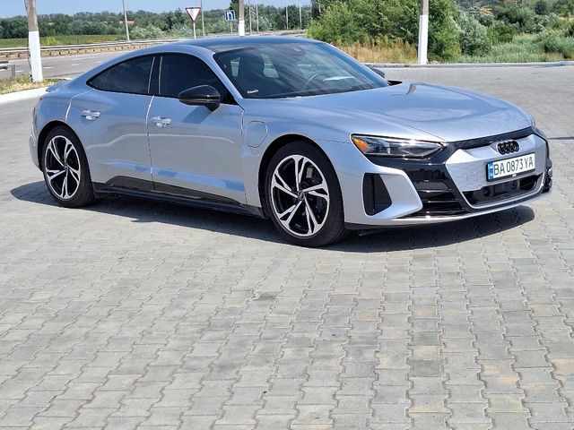 Audi e-tron GT - фото 4