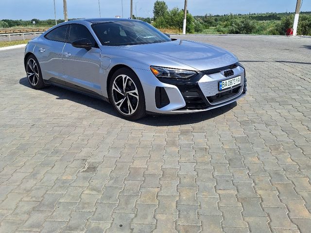 Audi e-tron GT - фото 5
