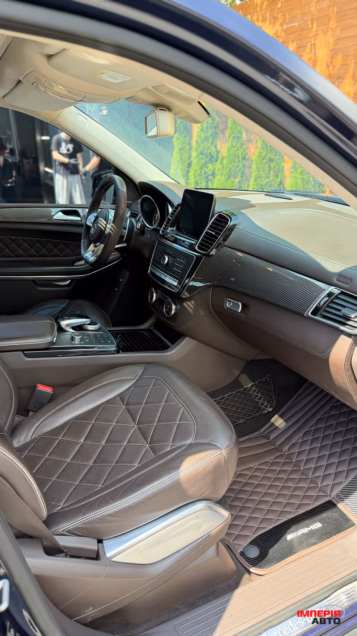 Mercedes-Benz GLS - фото 17