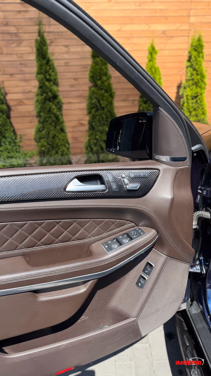 Mercedes-Benz GLS - фото 16