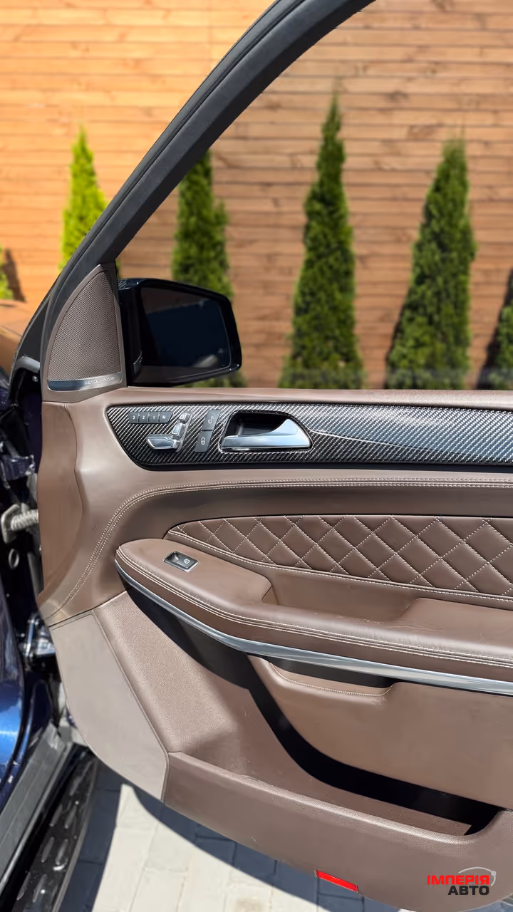 Mercedes-Benz GLS - фото 18