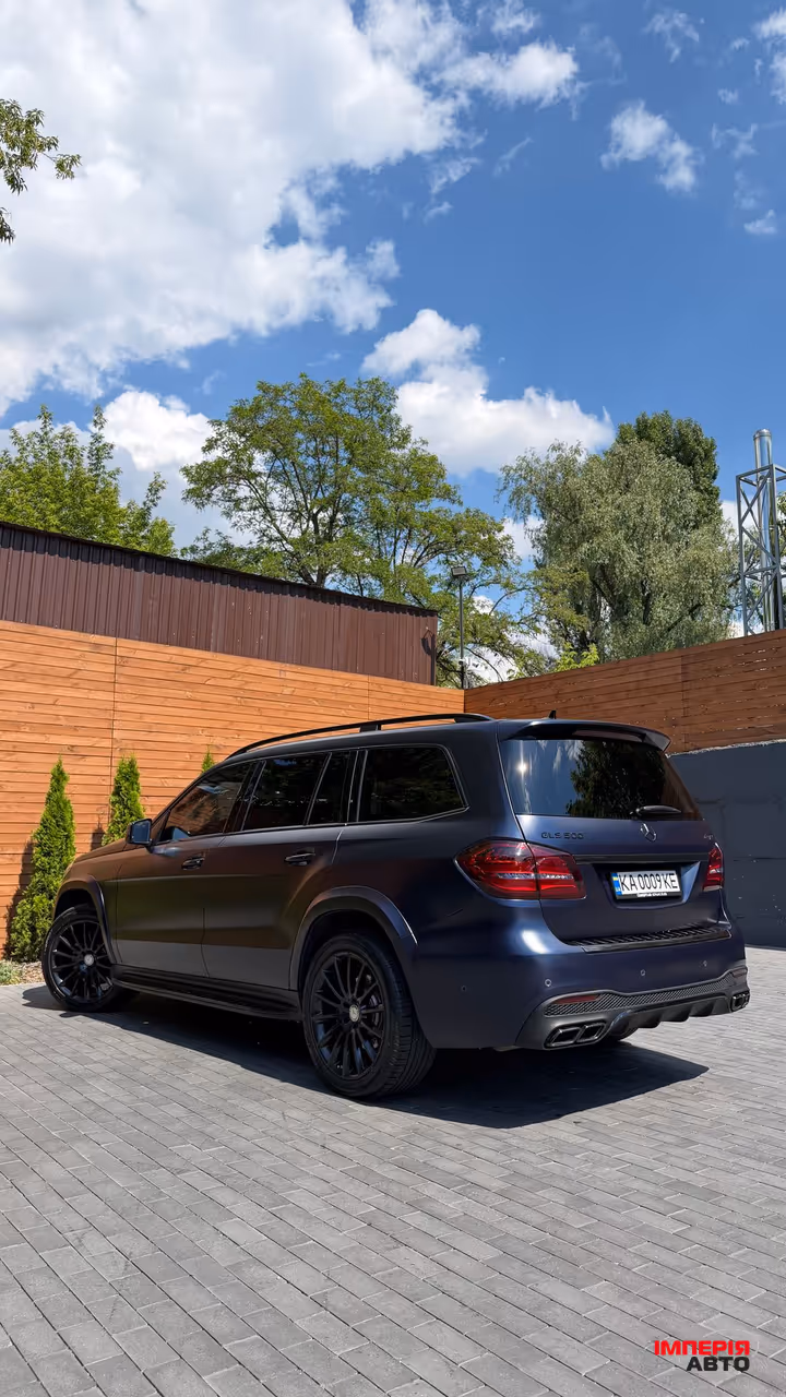 Mercedes-Benz GLS - фото 10