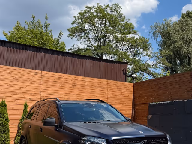 Mercedes-Benz GLS - фото 1