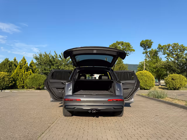 Audi Q7 - фото 4