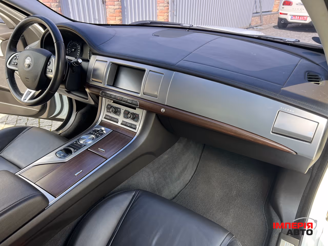 Jaguar XF - фото 31