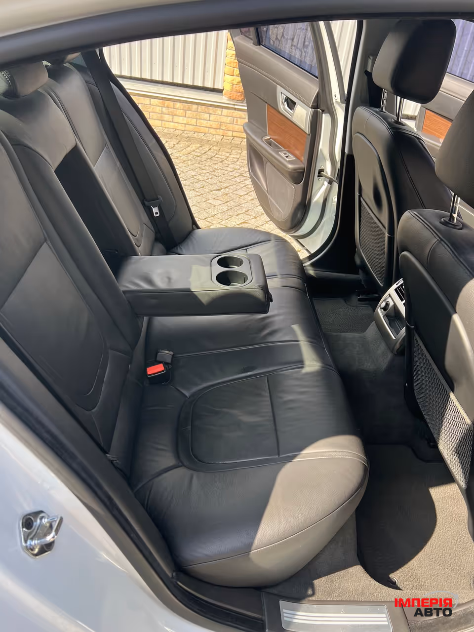 Jaguar XF - фото 39