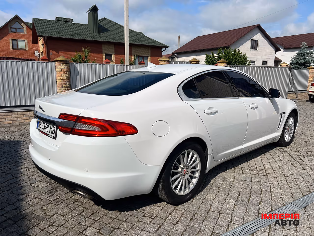 Jaguar XF - фото 12