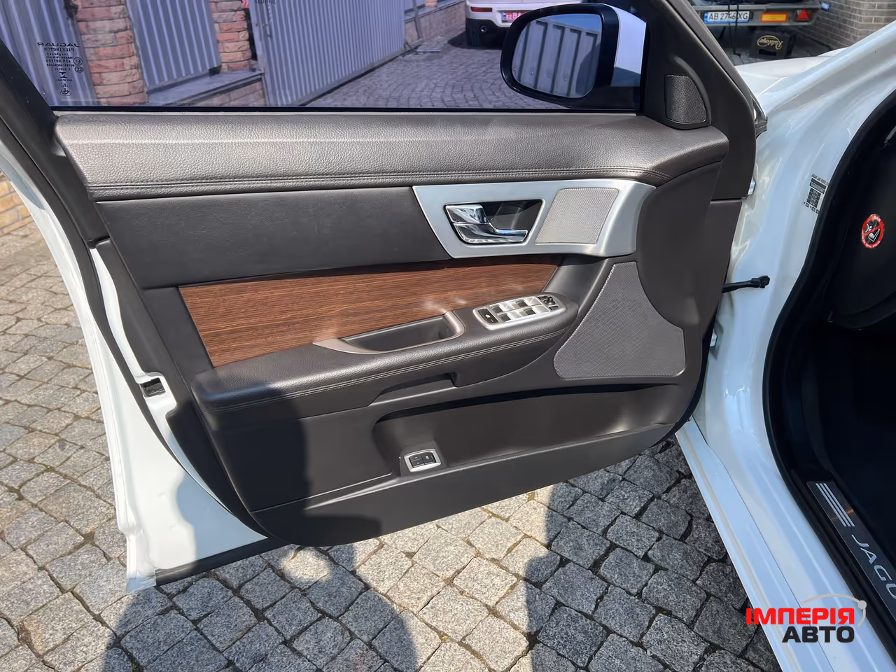 Jaguar XF - фото 23