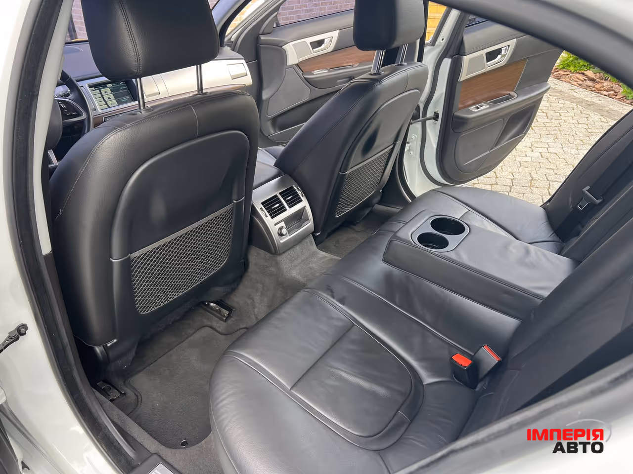Jaguar XF - фото 59