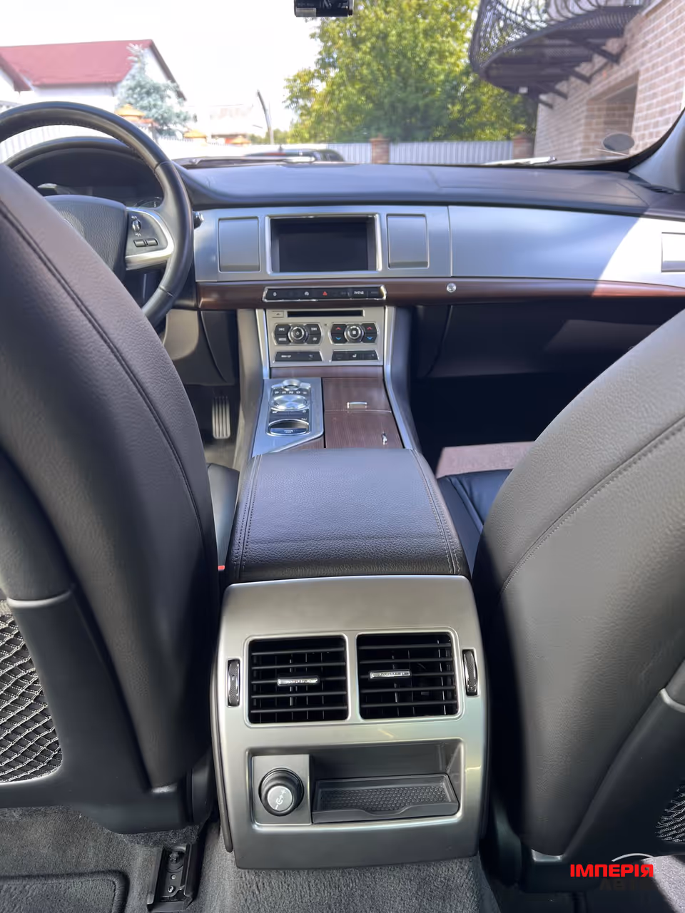 Jaguar XF - фото 29