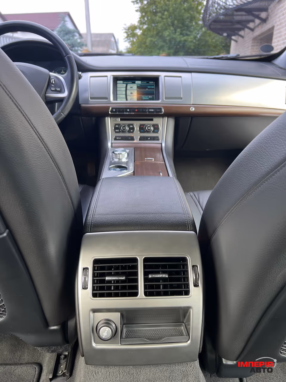 Jaguar XF - фото 58