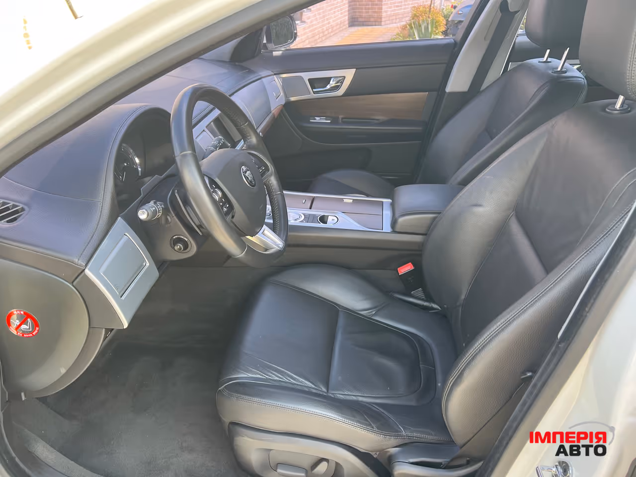 Jaguar XF - фото 19