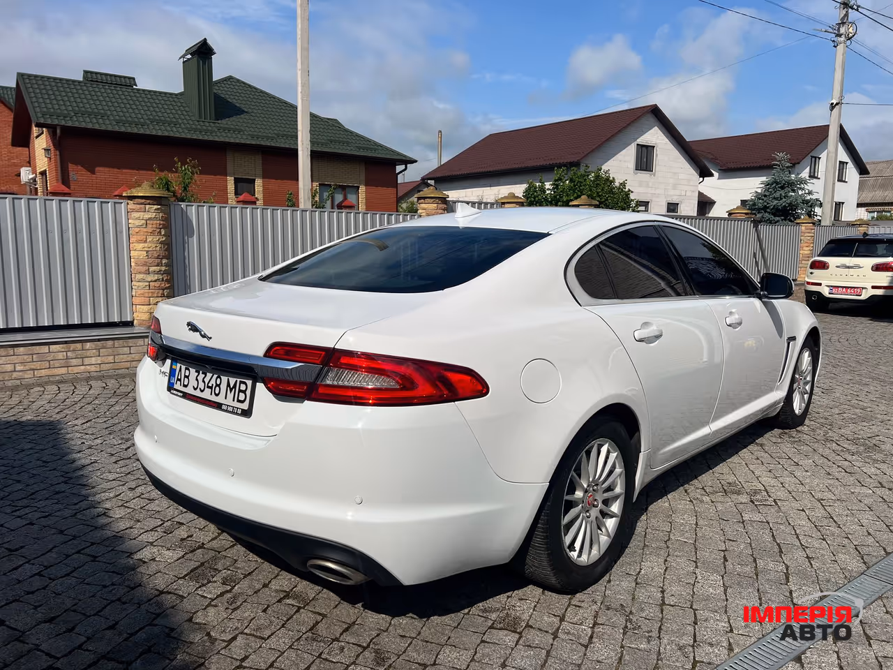 Jaguar XF - фото 9