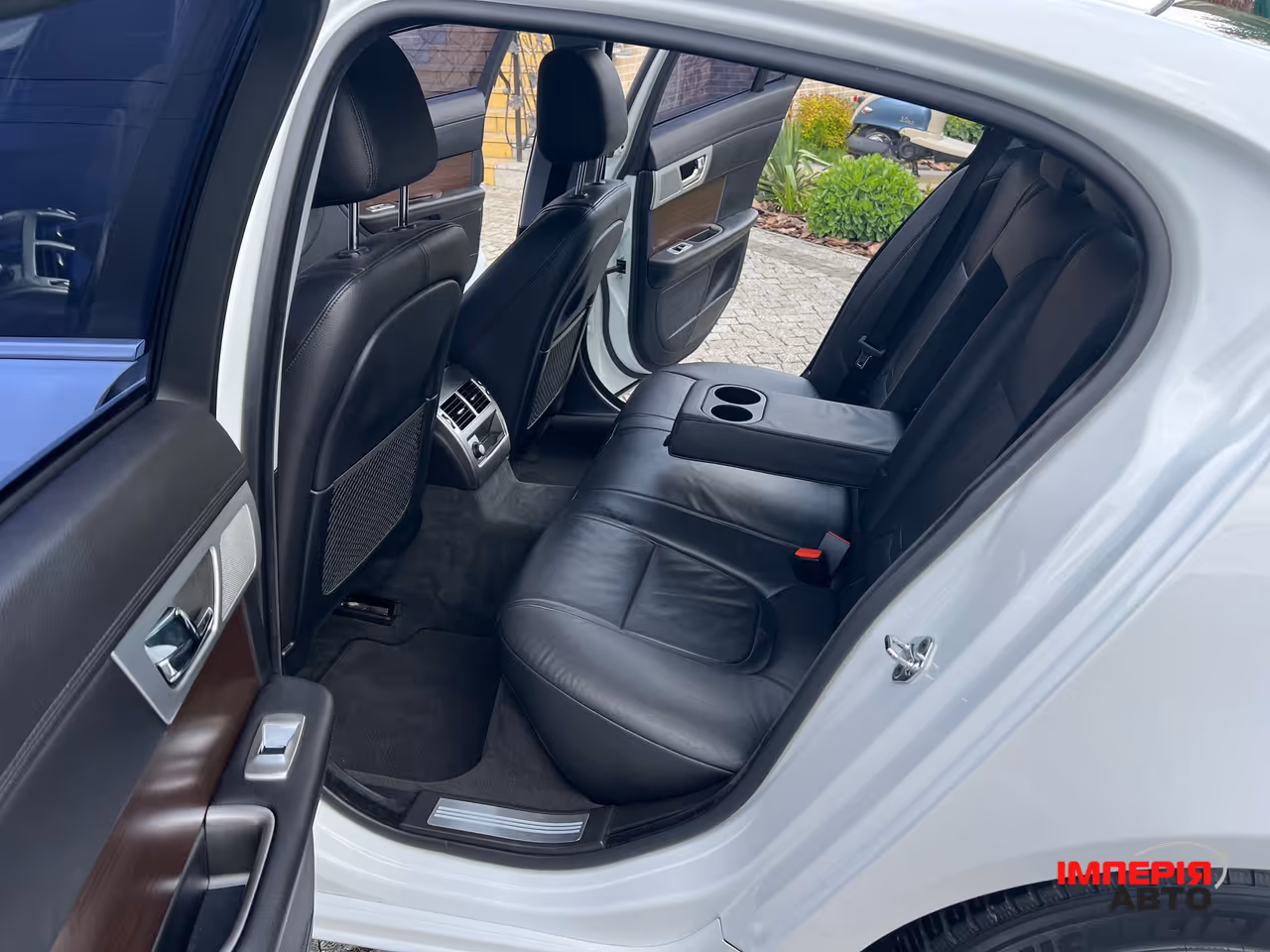 Jaguar XF - фото 55