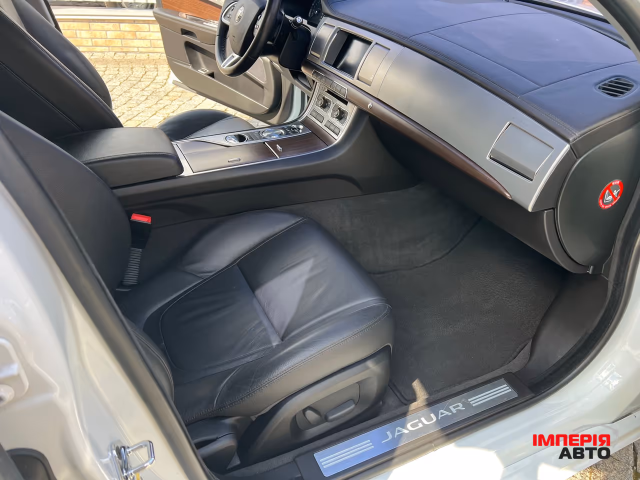 Jaguar XF - фото 33