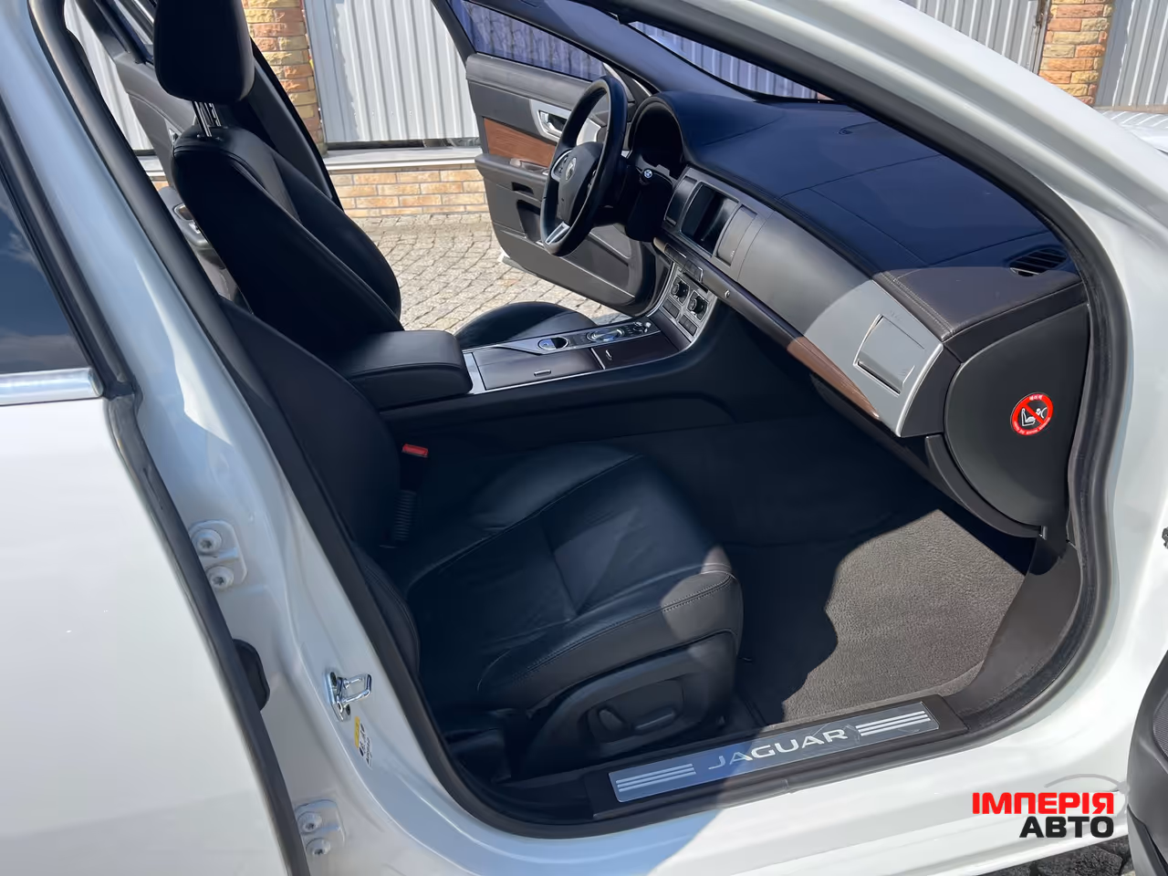 Jaguar XF - фото 28