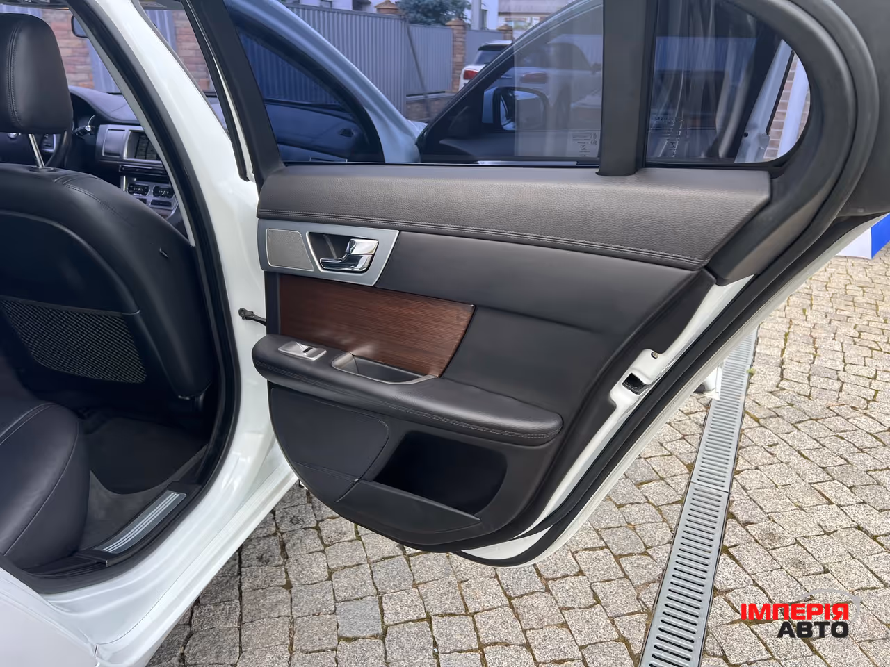 Jaguar XF - фото 54