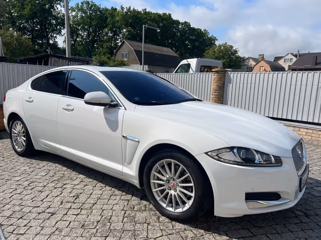 Jaguar XF - фото 5