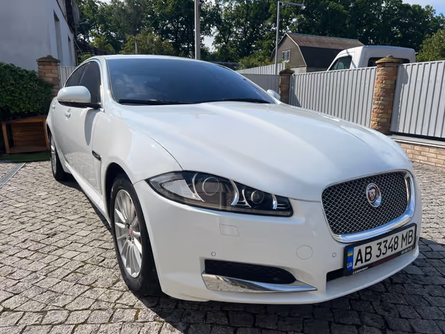 Jaguar XF - фото 2