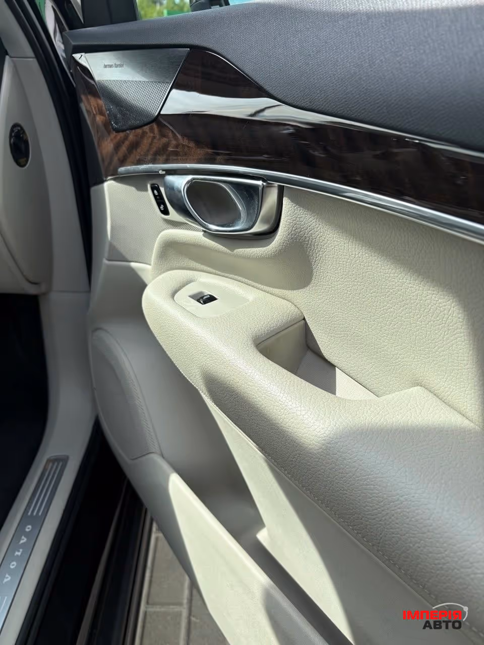 Volvo XC90 - фото 14