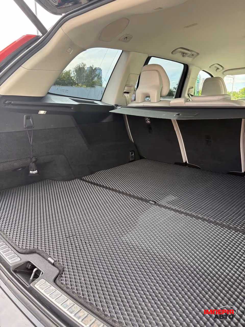 Volvo XC90 - фото 17