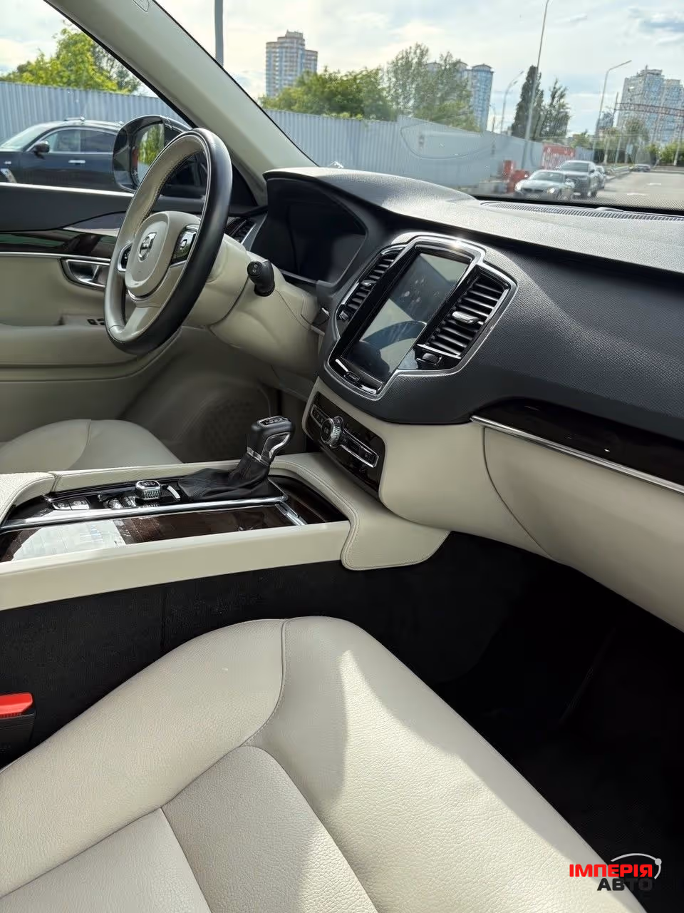 Volvo XC90 - фото 9