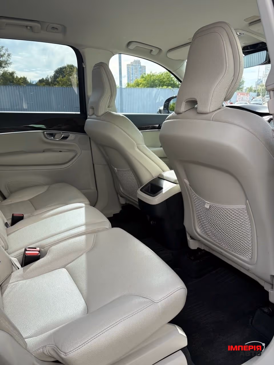 Volvo XC90 - фото 13