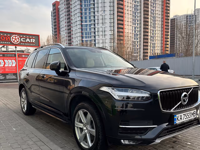 Volvo XC90 - фото 1