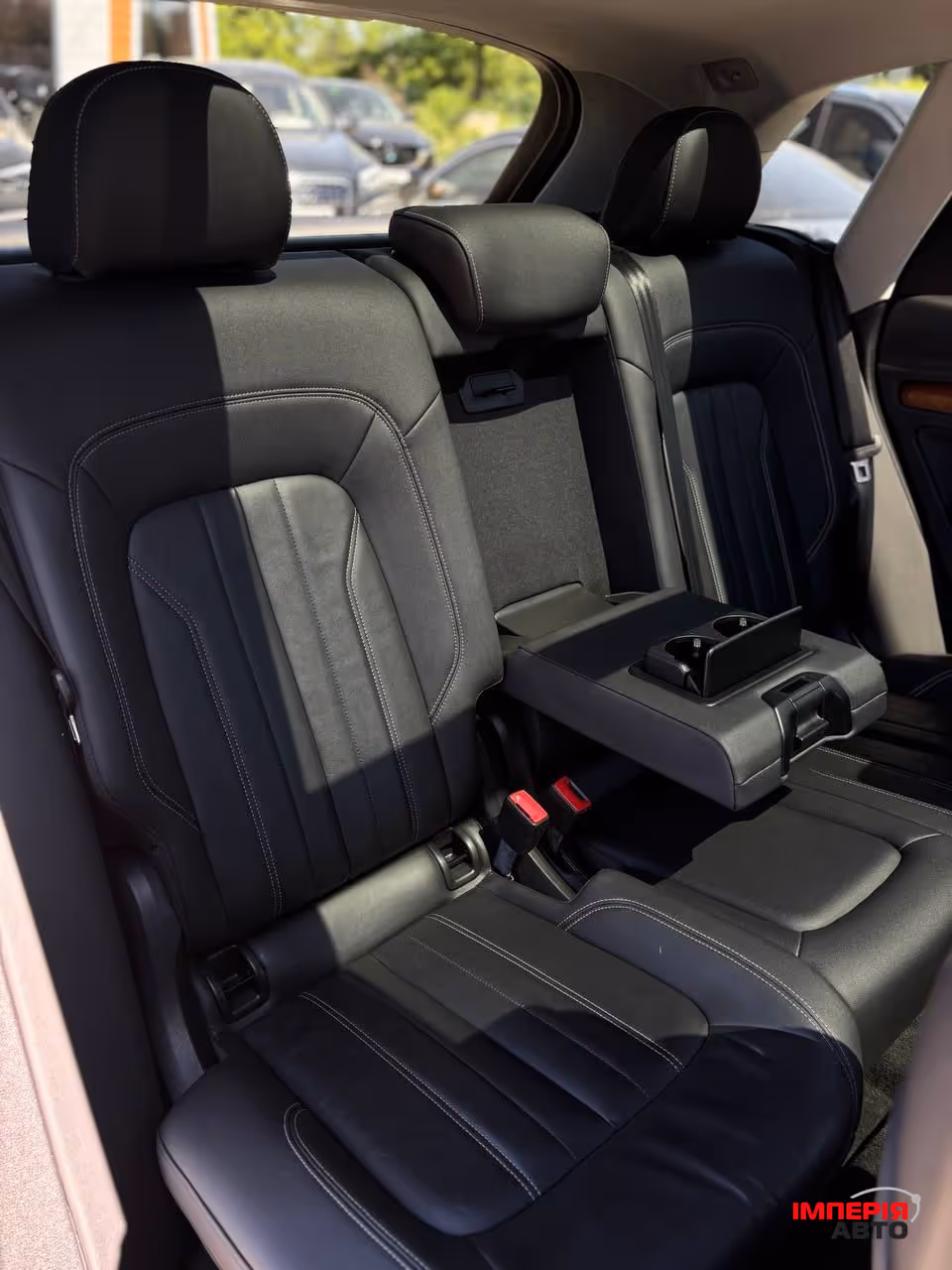 Audi Q5 - фото 8