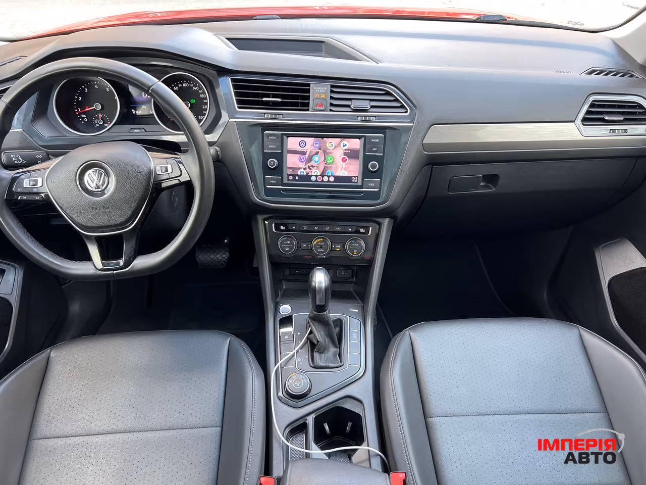 Volkswagen Tiguan - фото 1