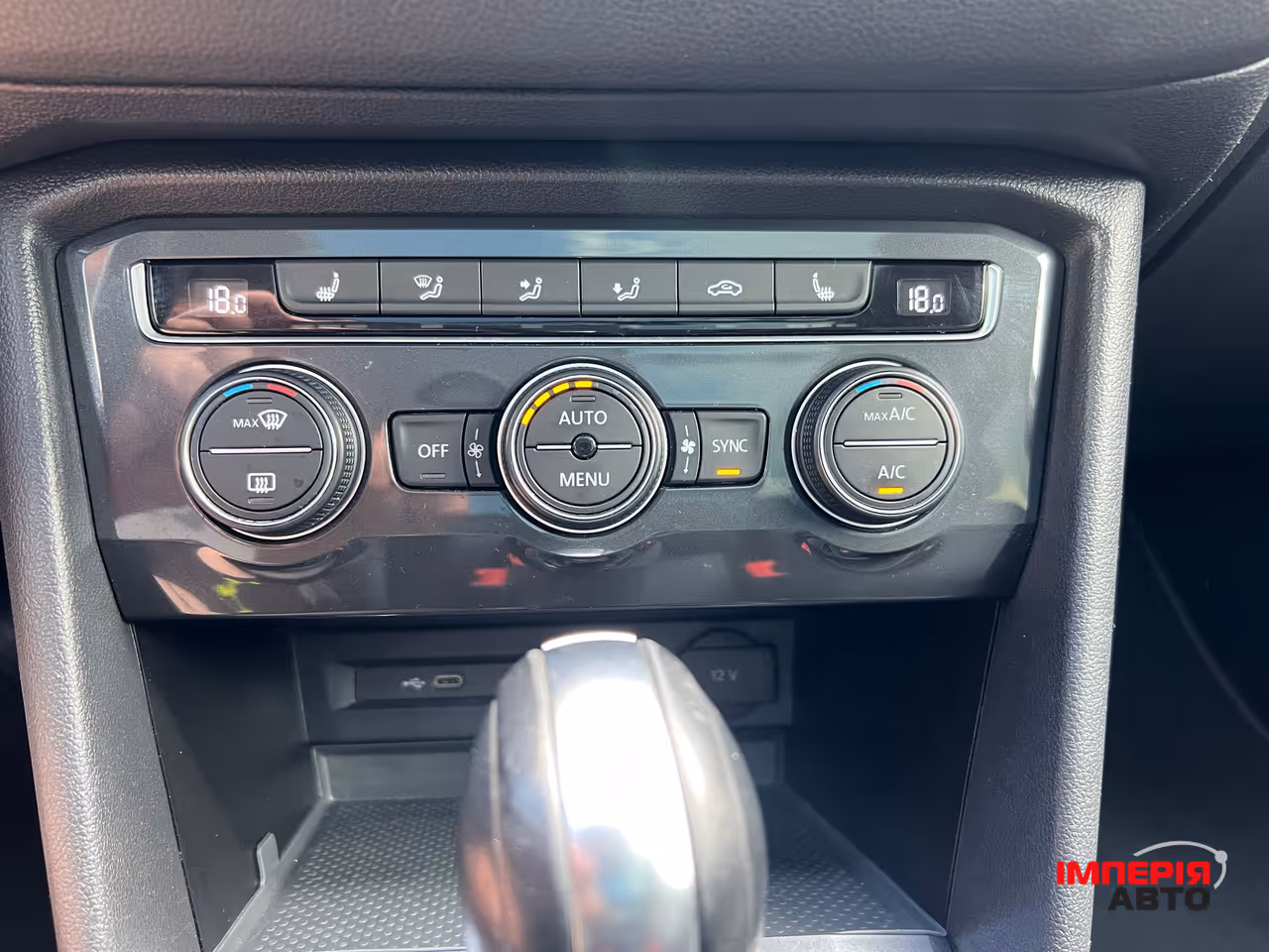 Volkswagen Tiguan - фото 13