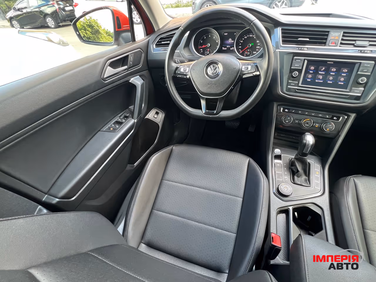 Volkswagen Tiguan - фото 5