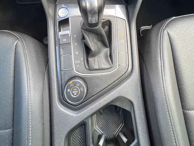 Volkswagen Tiguan - фото 4