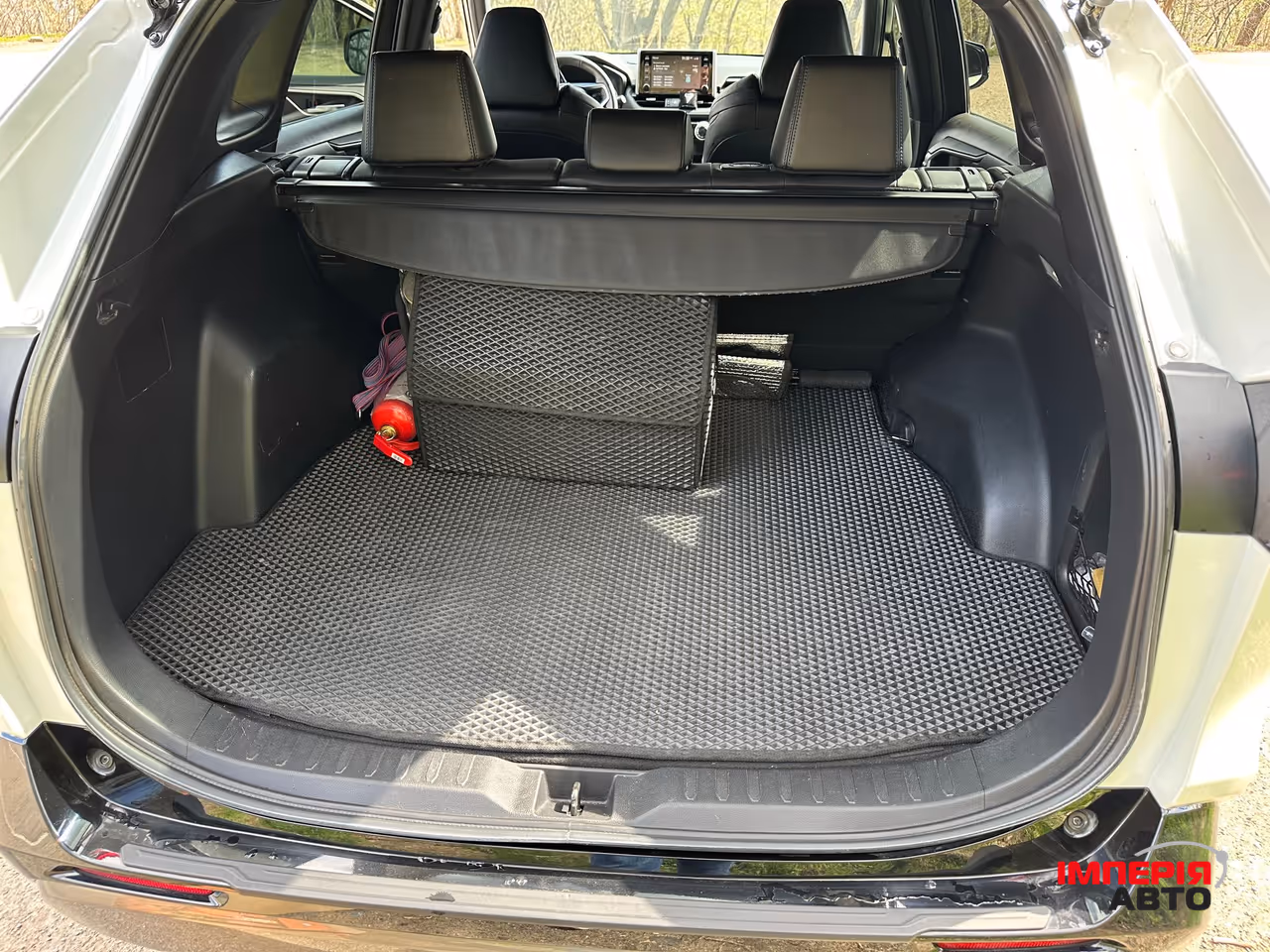 Toyota RAV4 - фото 5
