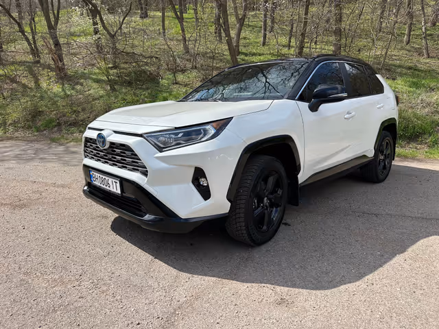 Toyota RAV4 - фото 2