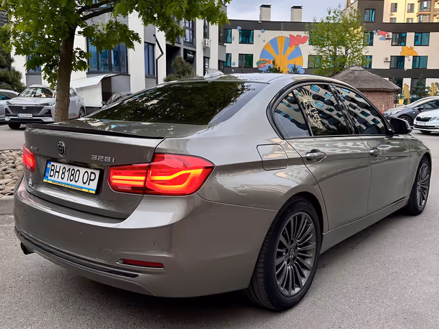 BMW 3 серії - фото 3