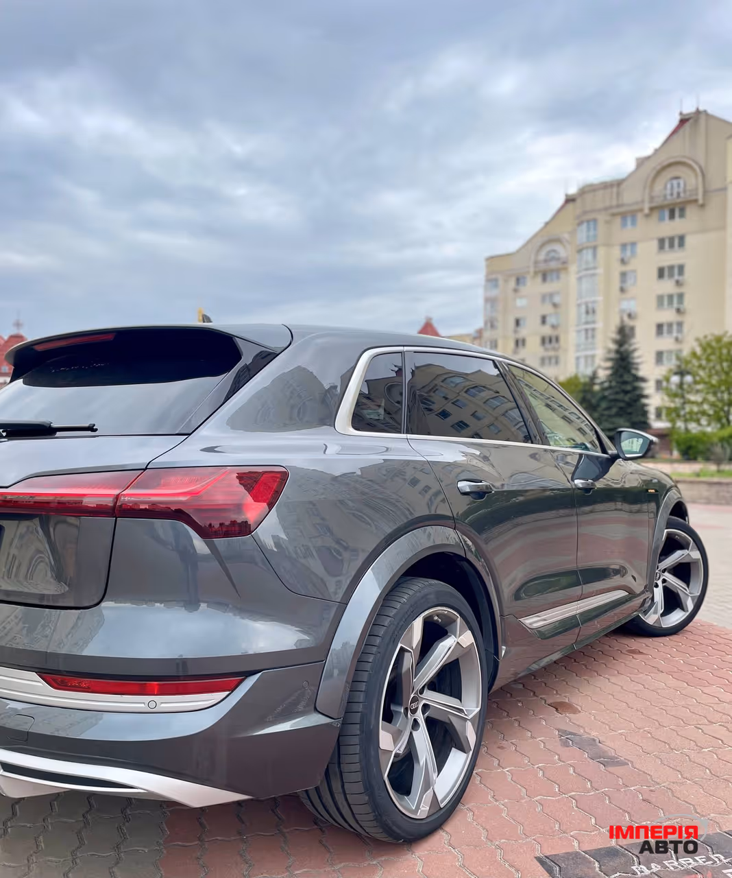 Audi e-tron S - фото 19