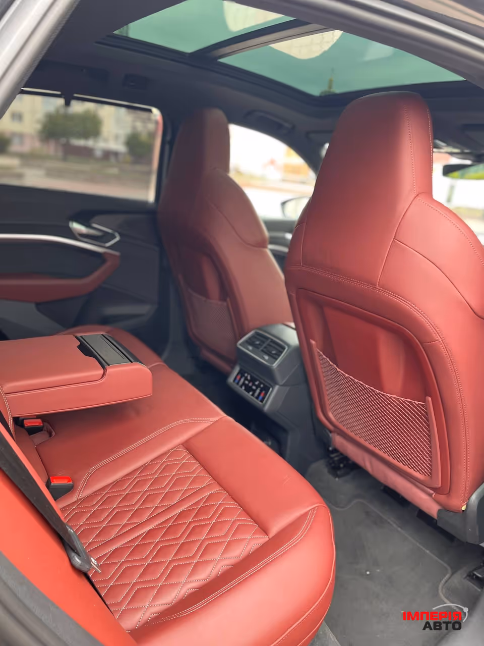 Audi e-tron S - фото 20