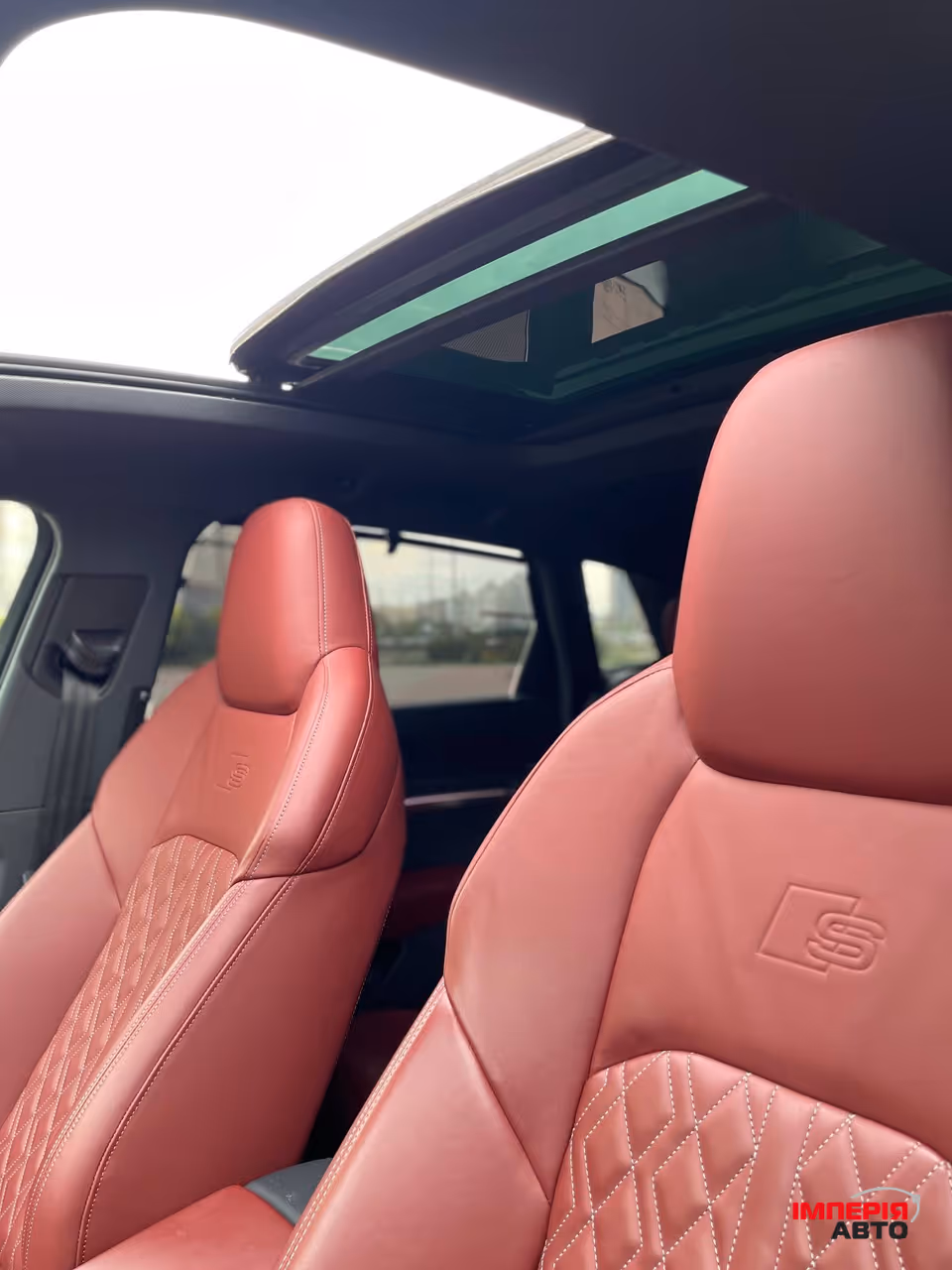 Audi e-tron S - фото 17