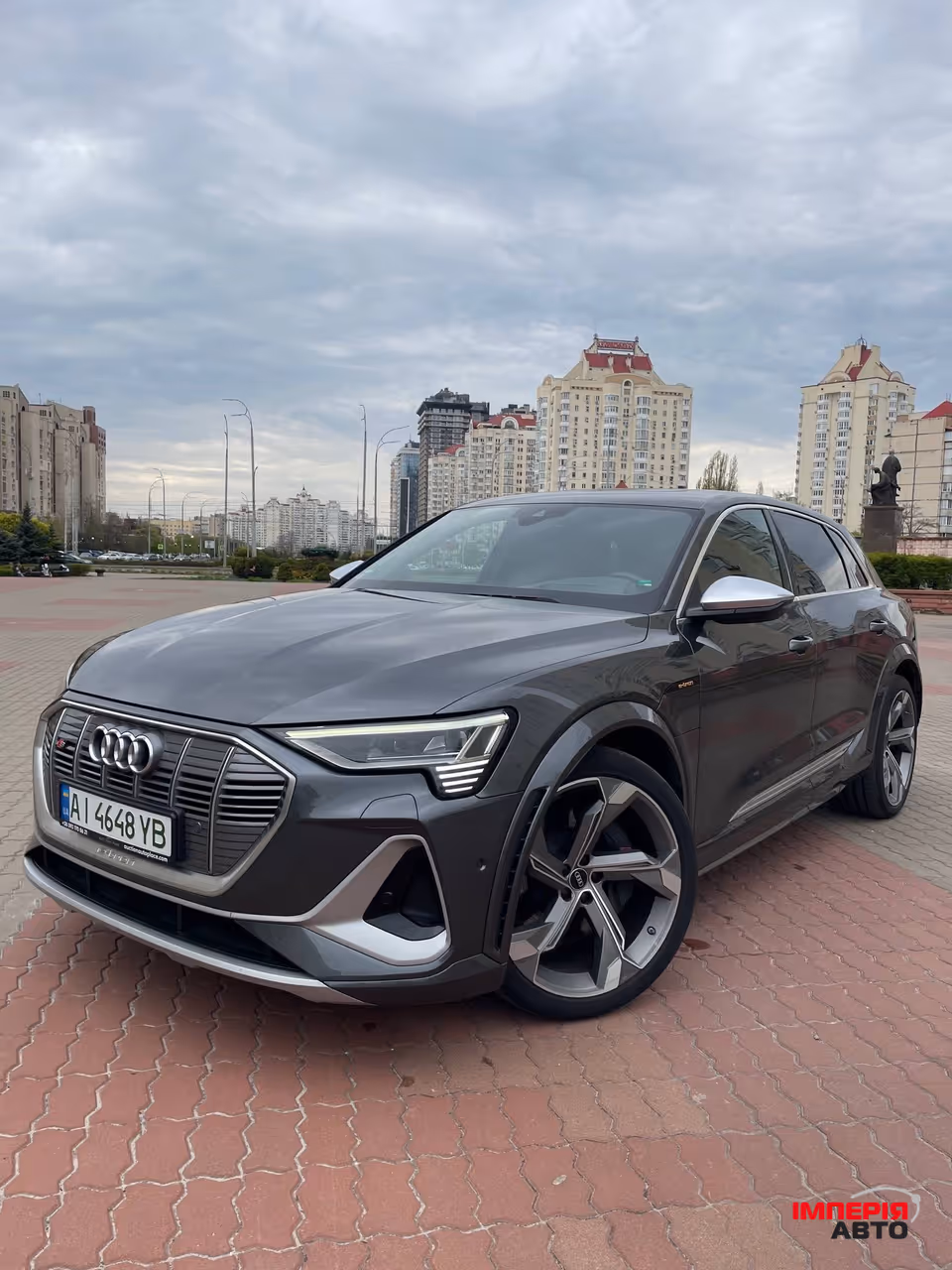 Audi e-tron S - фото 1