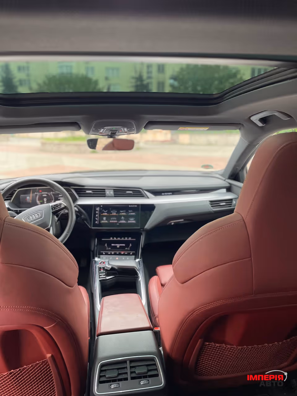 Audi e-tron S - фото 22