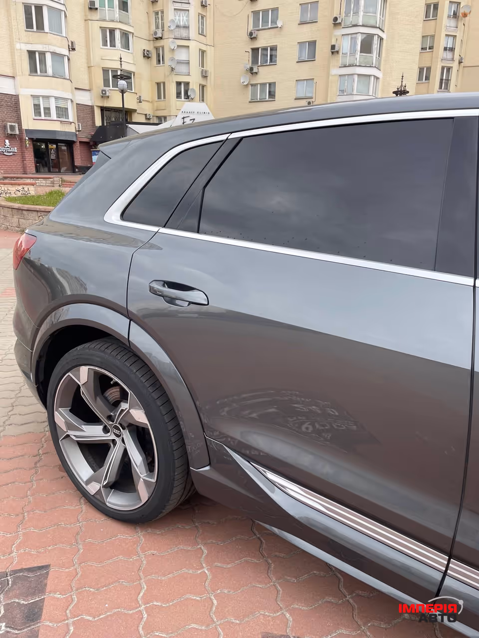 Audi e-tron S - фото 11