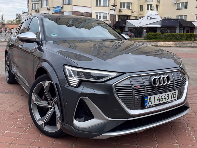 Audi e-tron S - фото 2