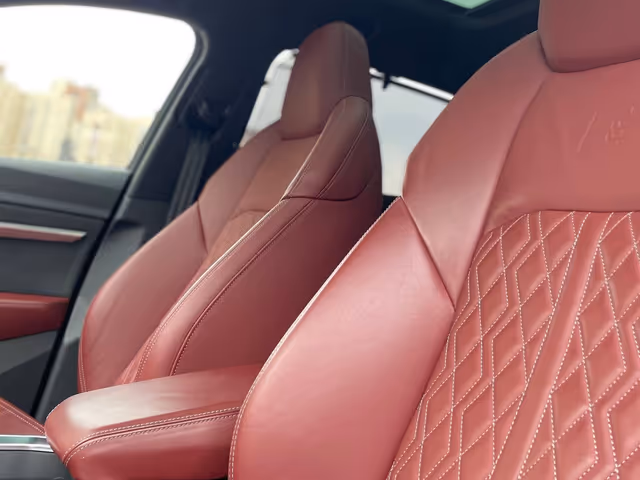 Audi e-tron S - фото 4
