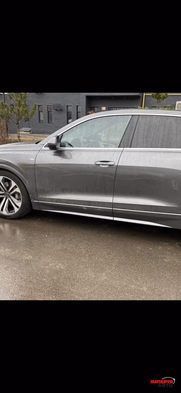 Audi Q8 - фото 18