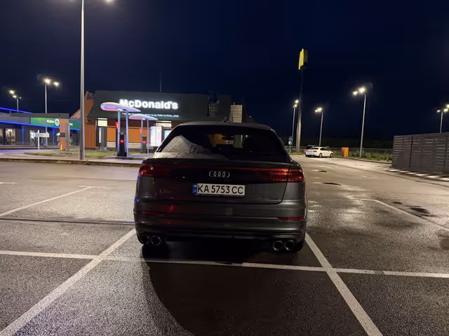 Audi Q8 - фото 3