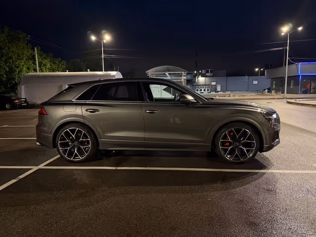 Audi Q8 - фото 4
