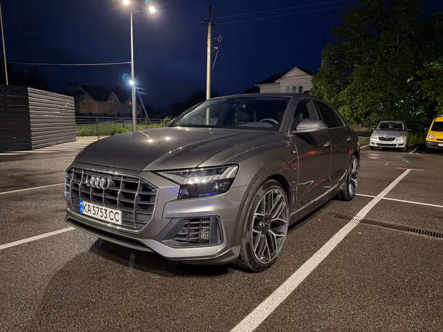 Audi Q8 - фото 5