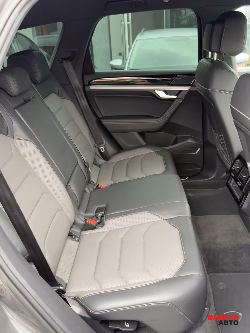 Volkswagen Touareg - фото 17