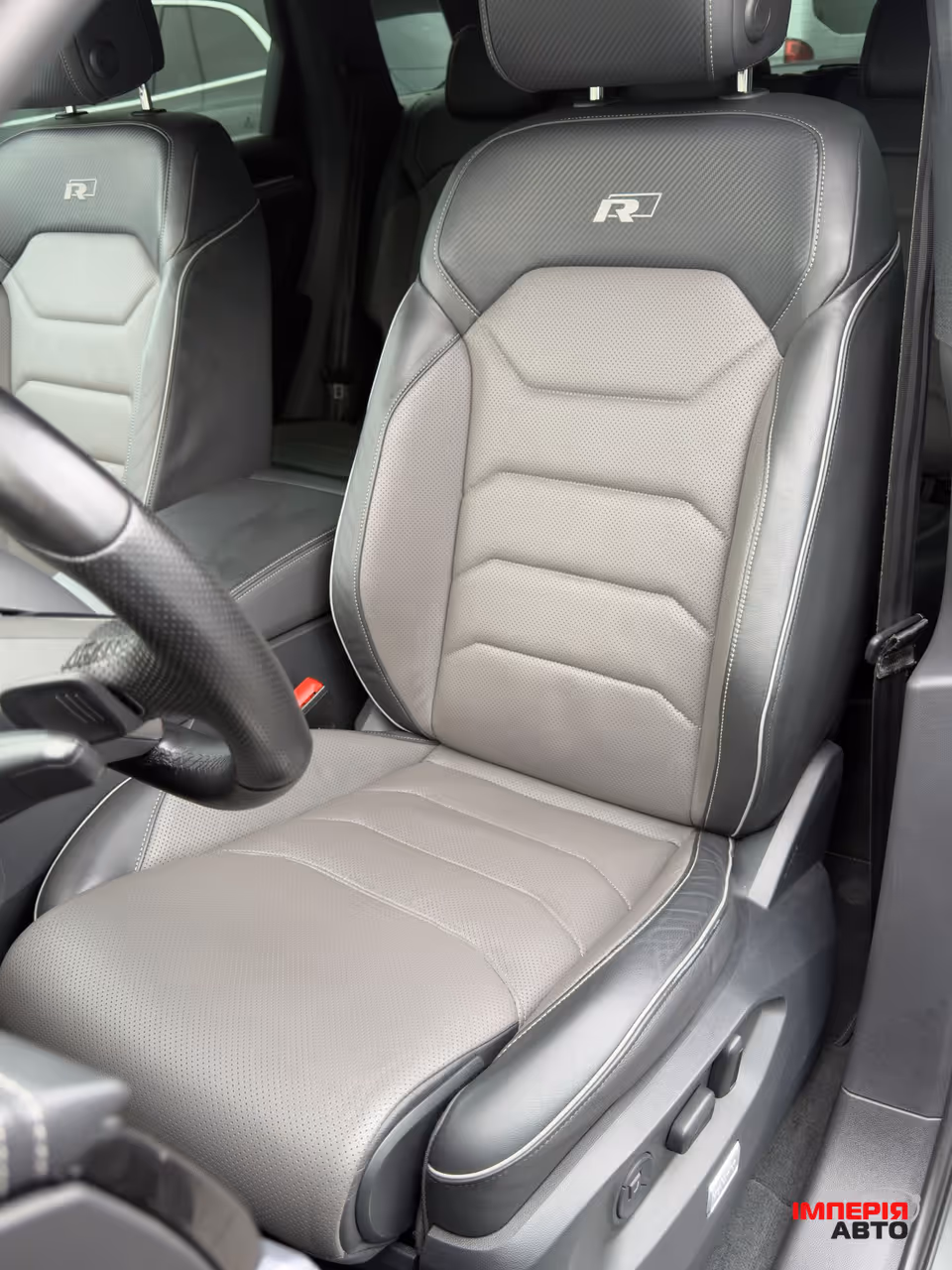 Volkswagen Touareg - фото 13